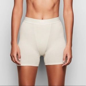 SKIMS boxer